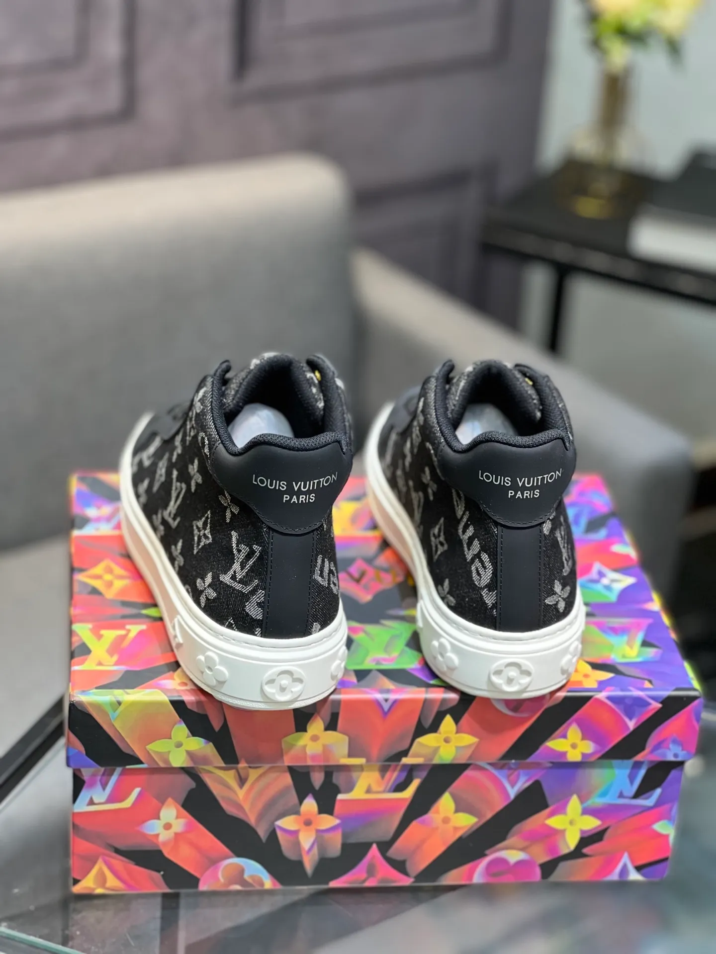 Men's shoes 💰560 LV Louis Vuitton. The latest fashionable casual shoes are popular in physical stores. New spring and summer comfortable imported cowhide, cowhide mesh, unique jacquard fabric element design. With sheepskin lining, Lv original base, [sun][sun] high-end packaging and high quality💪Details determine quality, welcome to compare🇮🇹Code number 38-44, 45 can be customized